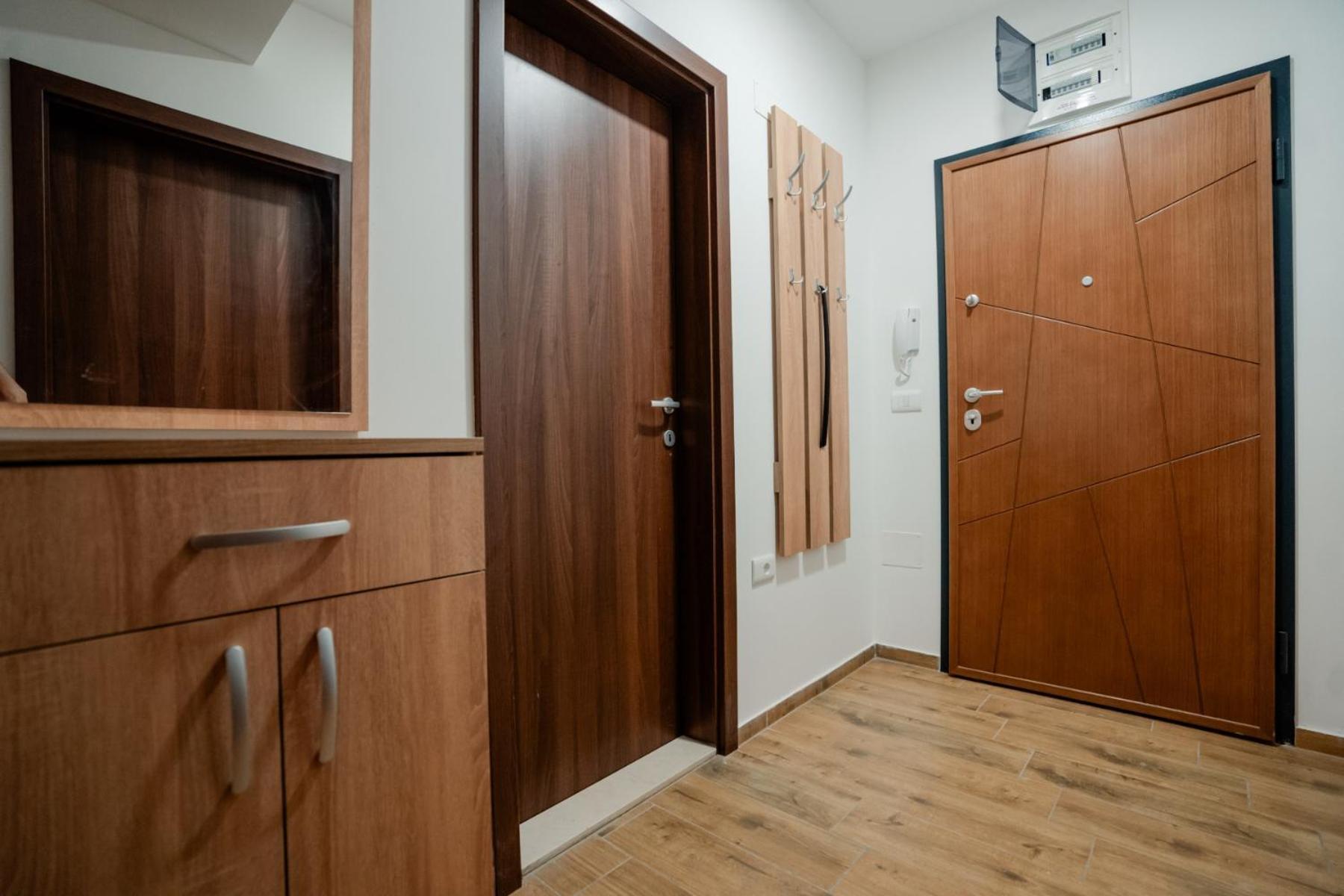 Darki Apartments 3 - Very Central Stay With Free Parking オフリド エクステリア 写真