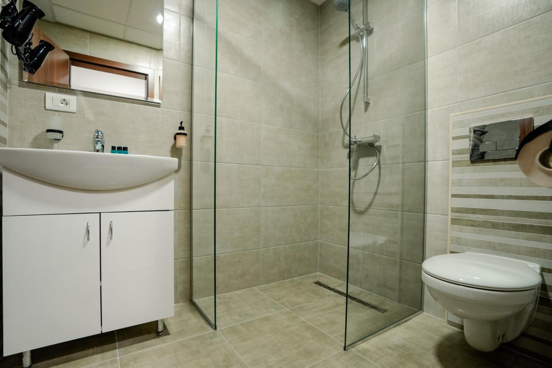 Darki Apartments 3 - Very Central Stay With Free Parking オフリド エクステリア 写真