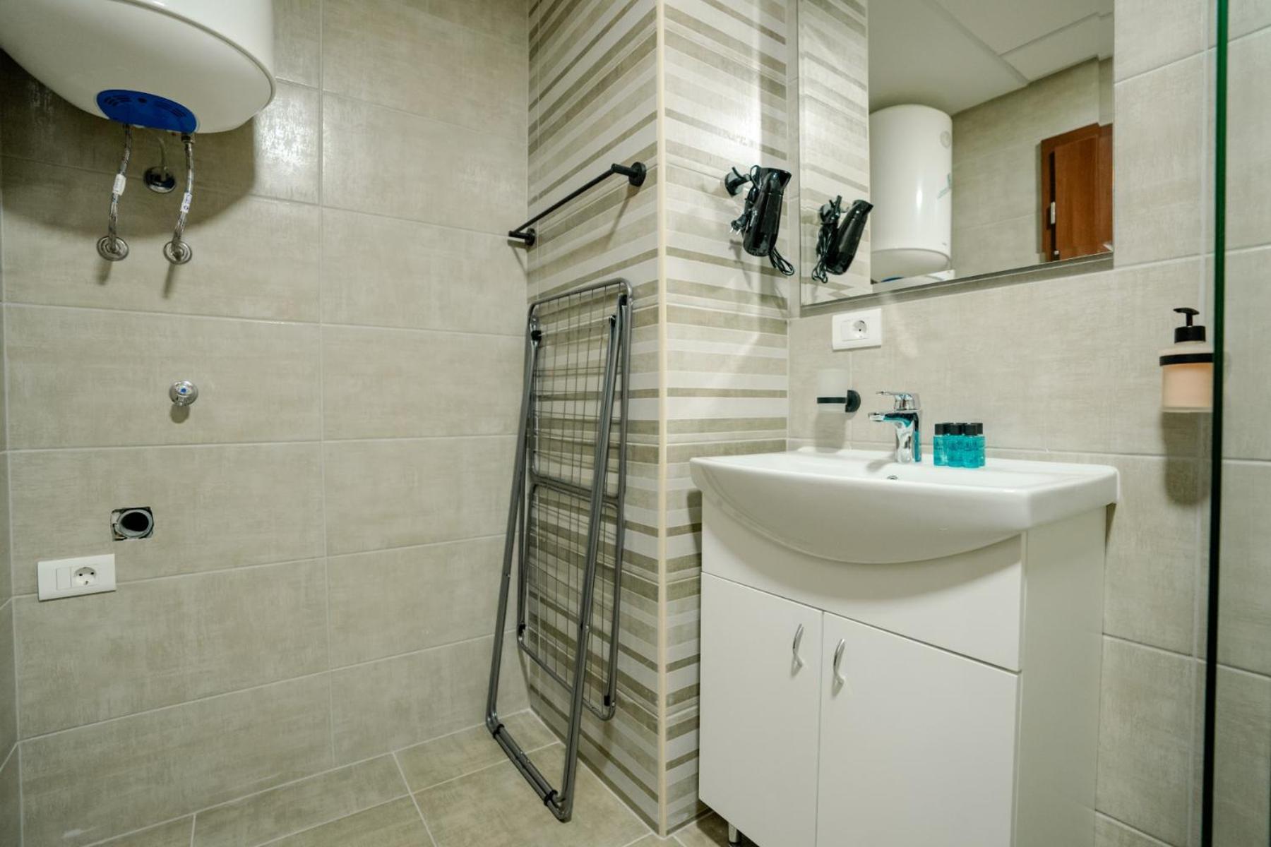 Darki Apartments 3 - Very Central Stay With Free Parking オフリド エクステリア 写真
