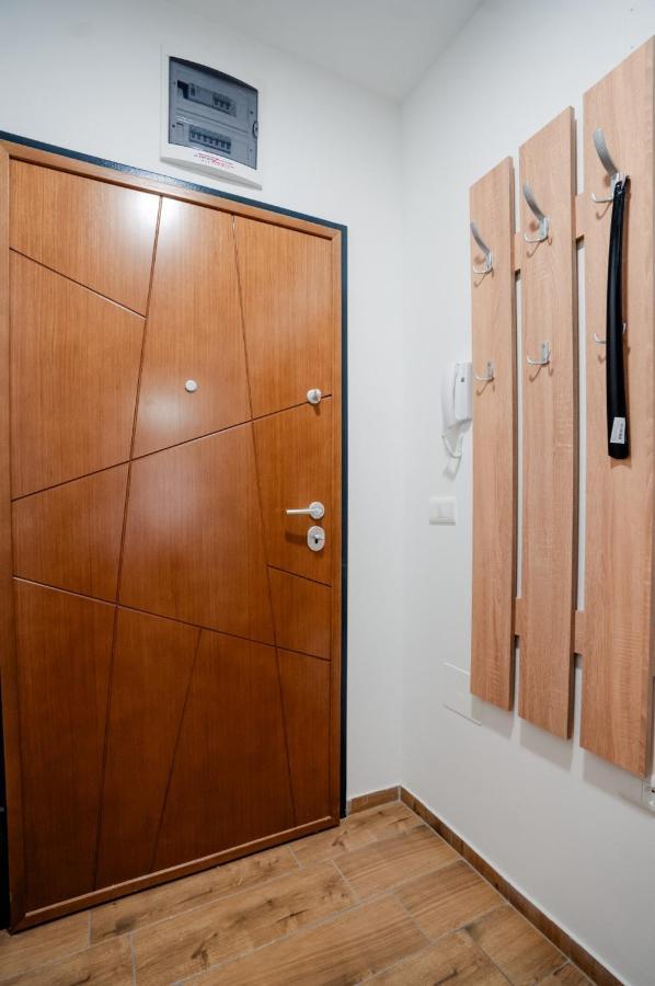 Darki Apartments 3 - Very Central Stay With Free Parking オフリド エクステリア 写真