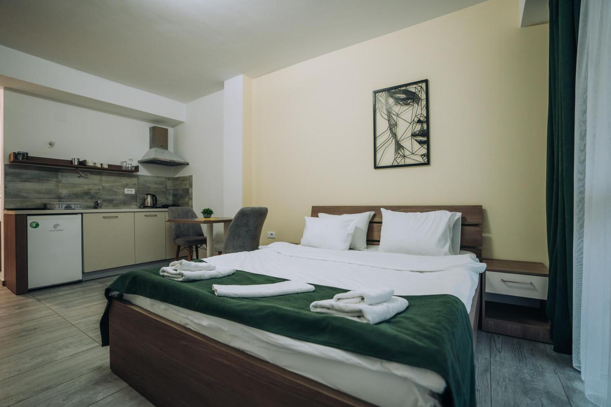Darki Apartments 3 - Very Central Stay With Free Parking オフリド エクステリア 写真