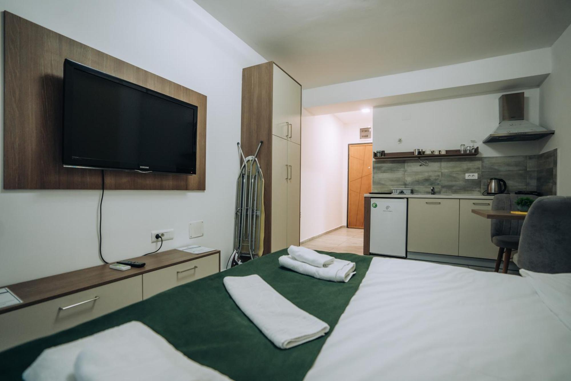 Darki Apartments 3 - Very Central Stay With Free Parking オフリド エクステリア 写真