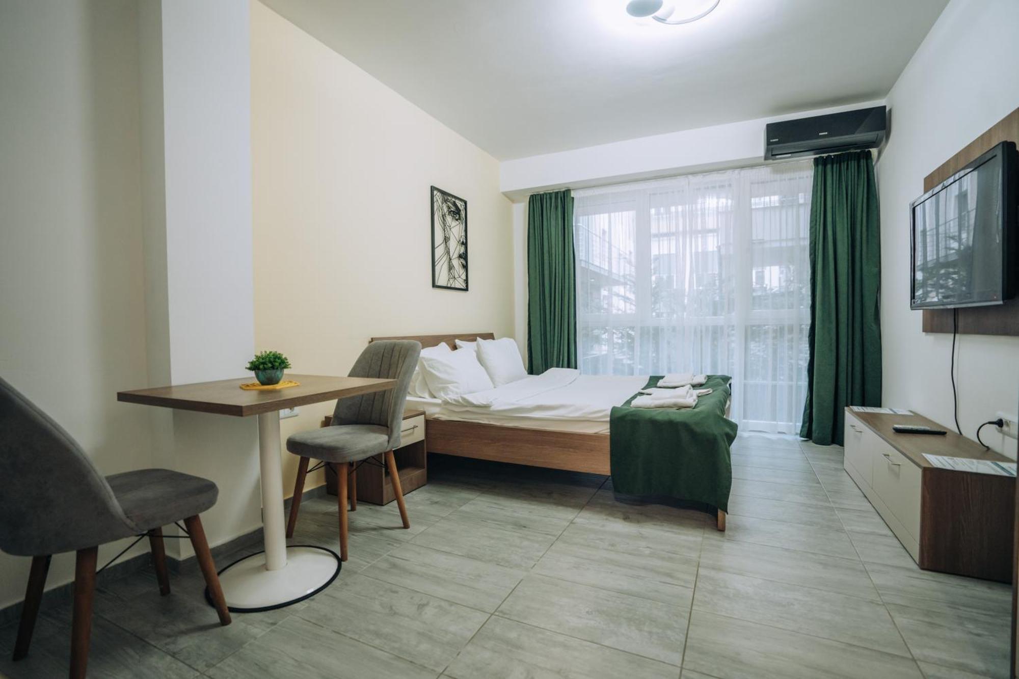 Darki Apartments 3 - Very Central Stay With Free Parking オフリド エクステリア 写真